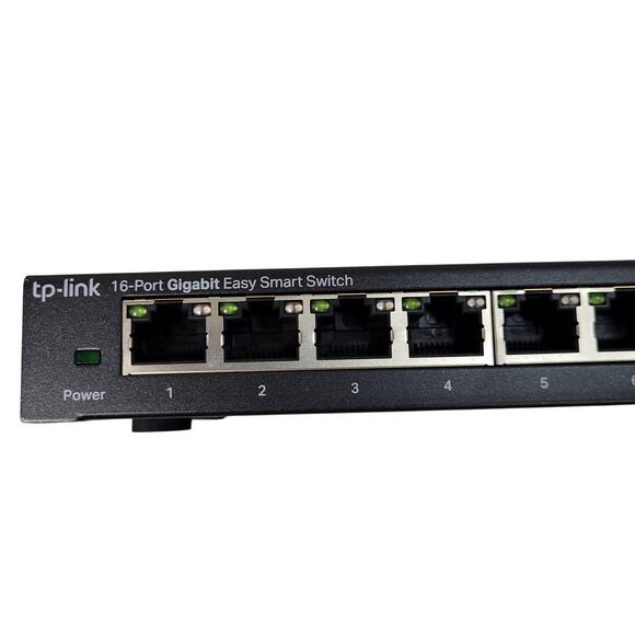 TP-LINK TL-SG116 16-Port Gigabit Desktop Switch Managed w/ Power Adapter Black - Picture 4 of 10